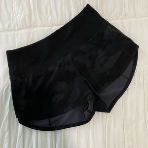 Lululemon High Rise Speed Up 2.5” Size 6